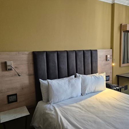 Manhattan Hotel Pretoria Luaran gambar