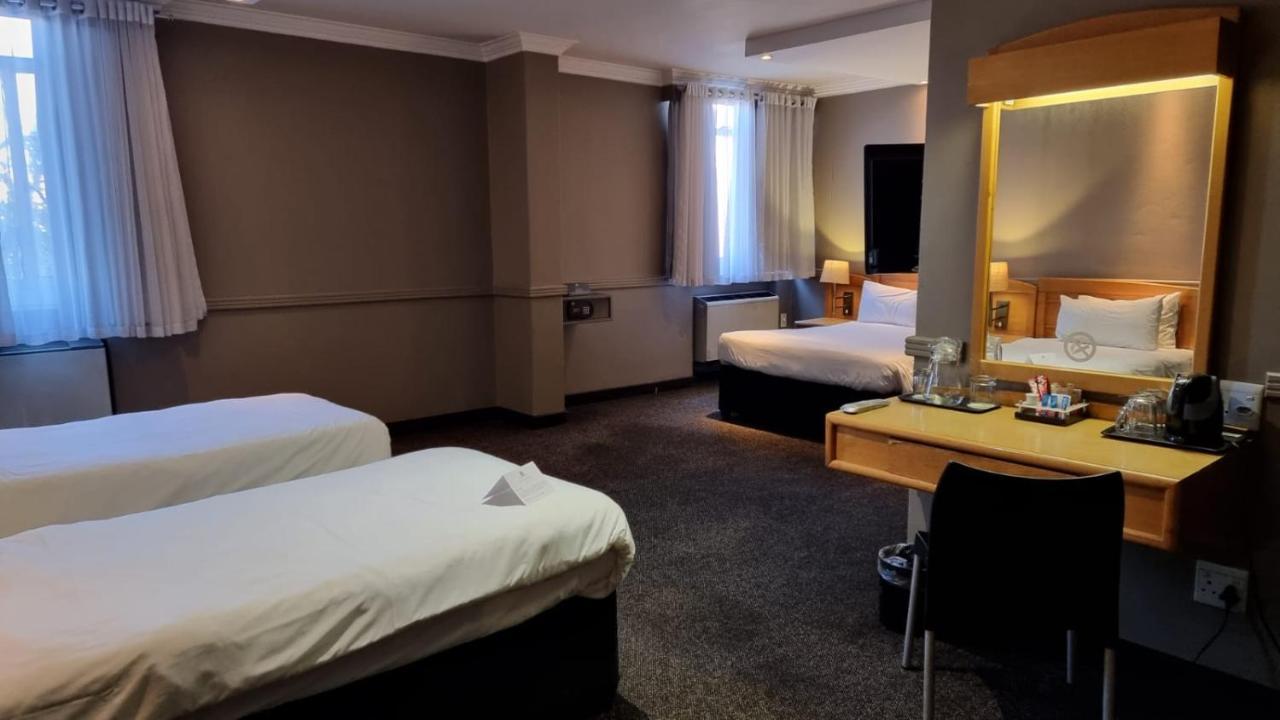 Manhattan Hotel Pretoria Luaran gambar