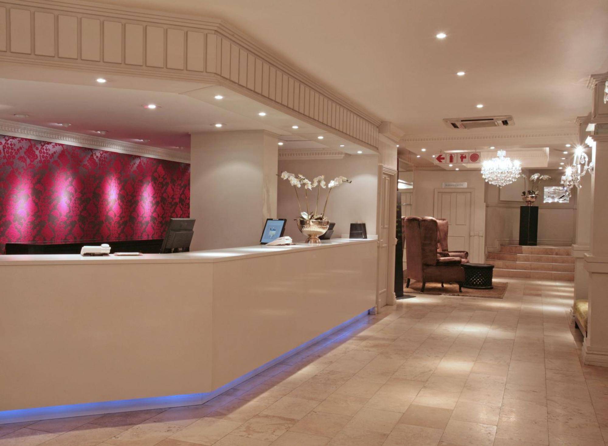 Manhattan Hotel Pretoria Luaran gambar